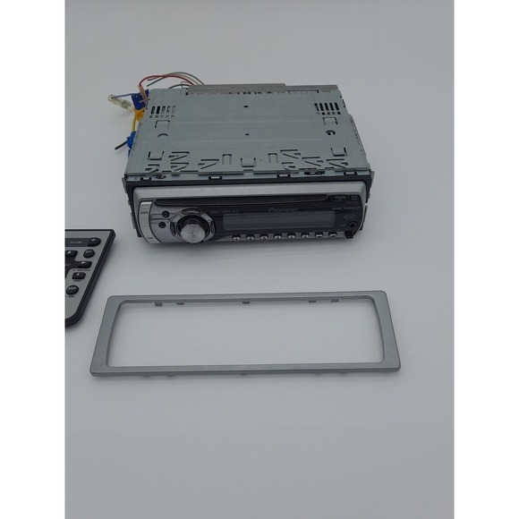 Pioneer DEH-3900MP CD Player In Dash Receiver - Picture 2 of 7